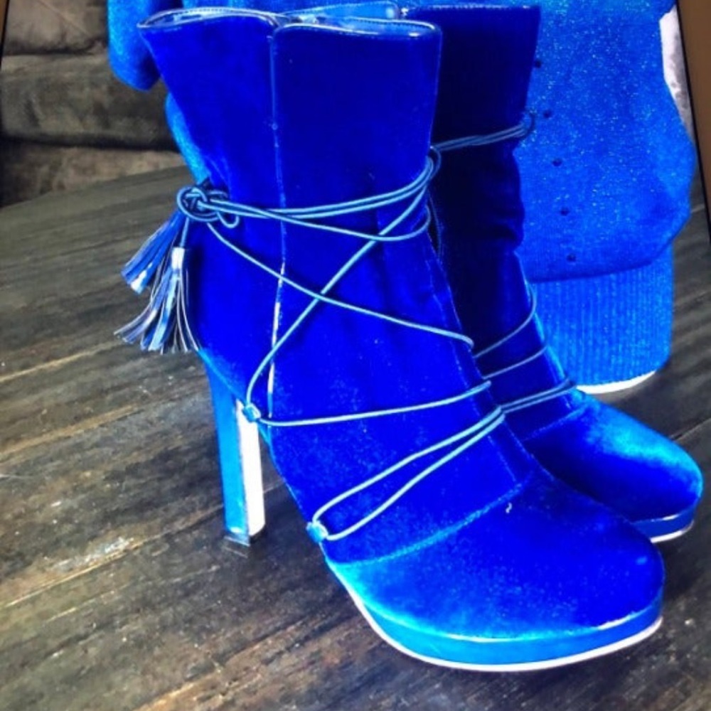 33-Madison Faux suede royal blue booties